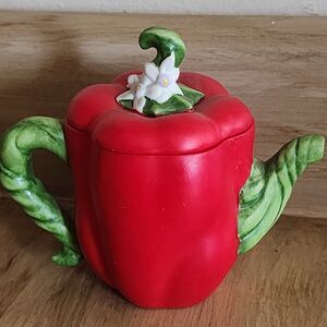 Vintage AVON 1996 SEASONS HARVEST MINI Red Pepper TEAPOT